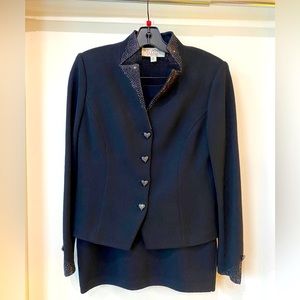 St. John Evening by Marie Gray knit Navy skirt suit, size 4